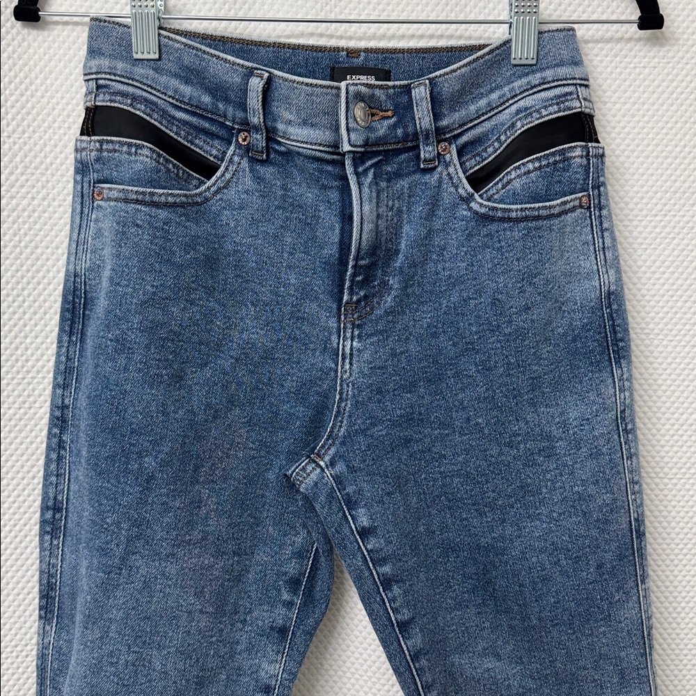 Express Cropped Skinny Mid Rise Jeans - Picture 8 of 13